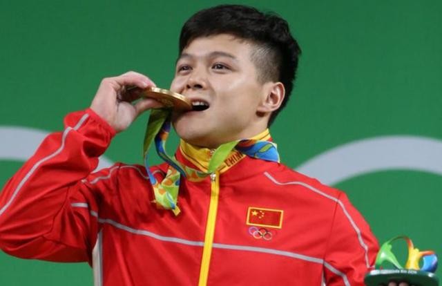 龙清泉老婆是谁（举重神童龙清泉介绍）