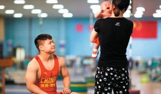 龙清泉老婆是谁（举重神童龙清泉介绍）