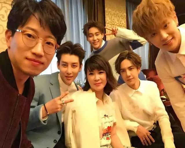 王一博杜华合体（看中13岁王一博和韩庚绑定11年）(27)