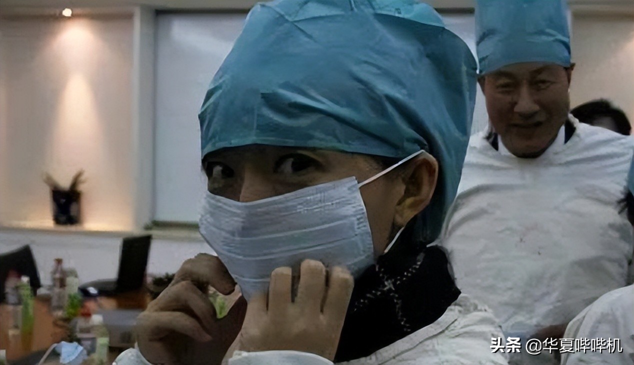 柴静荒唐且努力的半生，就这样为自己铺好了凉凉之路