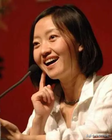 柴静荒唐且努力的半生，就这样为自己铺好了凉凉之路