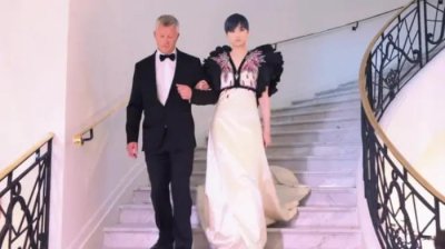 ​李宇春结婚了（李宇春又被嫁给78岁外国老汉）