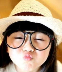 ​王芷璇来啦，白皮肤大眼睛 小小的婴儿肥 超无敌可爱的大美妞~