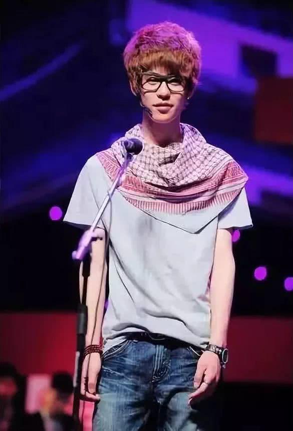 张云雷事件坠楼后首次上台（张云雷坠楼是自杀）(2)