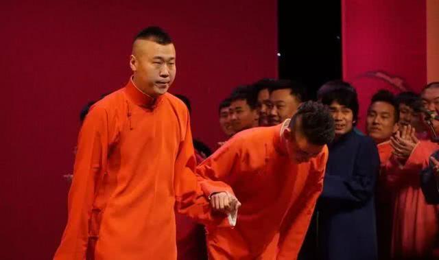 张云雷事件坠楼后首次上台（张云雷坠楼是自杀）(12)