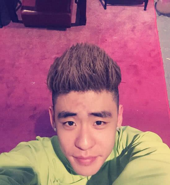 张云雷事件坠楼后首次上台（张云雷坠楼是自杀）(3)