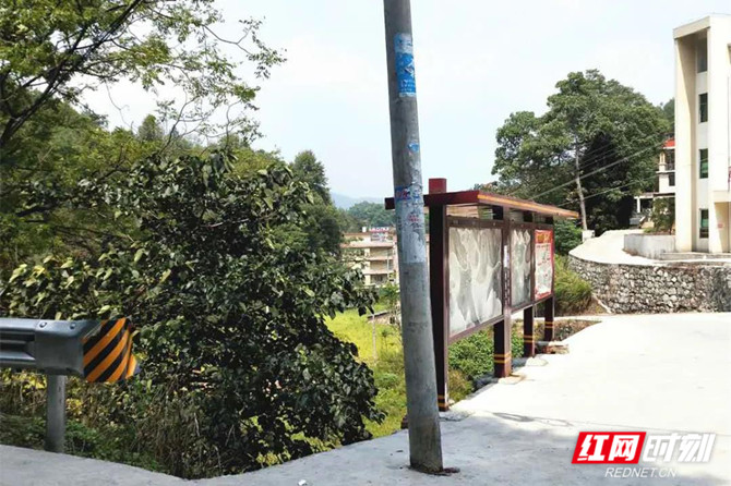 岳彬：大爱无声暖山村