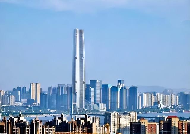 武汉华中第一高楼（华中第一高楼下的商业人气惨淡）(23)