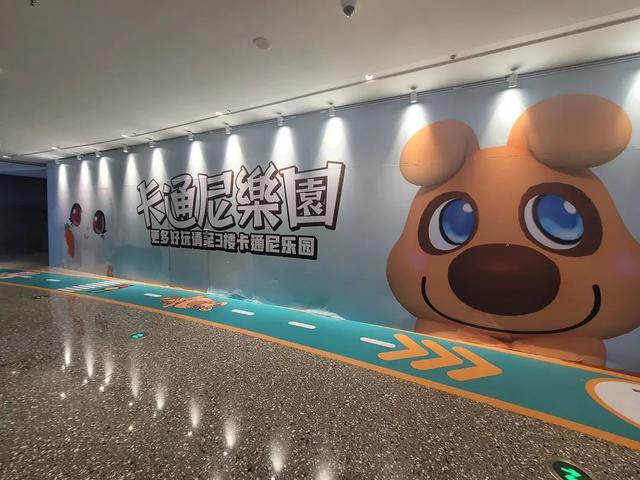 武汉华中第一高楼（华中第一高楼下的商业人气惨淡）(17)