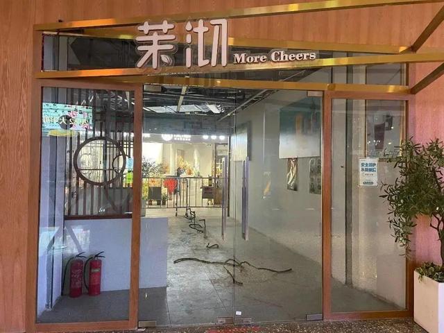 武汉华中第一高楼（华中第一高楼下的商业人气惨淡）(11)