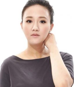 ​何妤玟男朋友小明星大跟班（路人粉丝成老公）