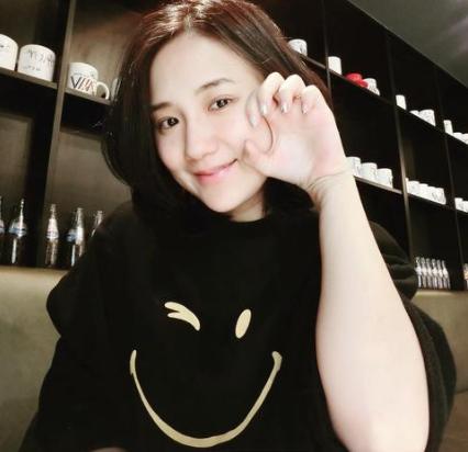 何妤玟男朋友小明星大跟班（路人粉丝成老公）(10)