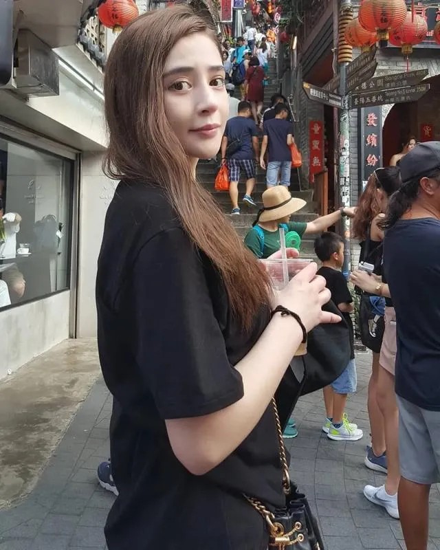 李心艾整容前后（李心艾疑暴露整容后遗症）