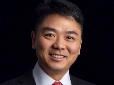 ​章泽天与刘强东北京街头喝奶茶