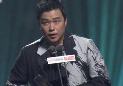 ​陈思诚疑破离婚谣言 台上表白丫丫大秀恩爱引关注 陈思诚自从发生了风波以后，