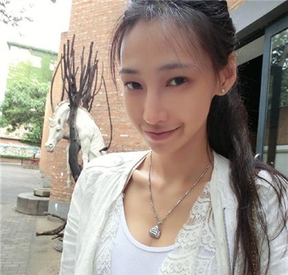 因痴迷音乐初中就辍学，一首《模特》彻底改变命运，前女友超漂亮