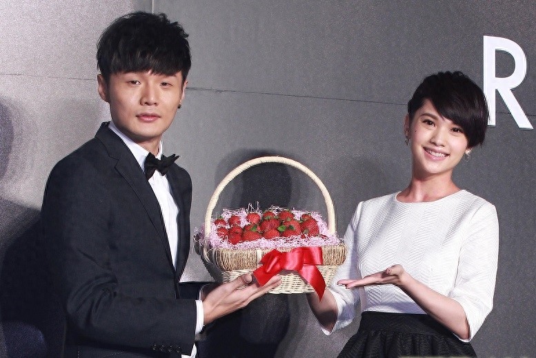 因痴迷音乐初中就辍学，一首《模特》彻底改变命运，前女友超漂亮