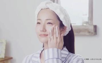 常敷面膜和不敷面膜的女生，皮肤差距到底有多大？