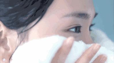 常敷面膜和不敷面膜的女生，皮肤差距到底有多大？