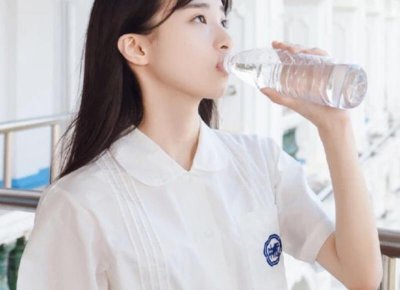 ​如何教女生谈恋爱（女生教男生谈恋爱是不是很累）