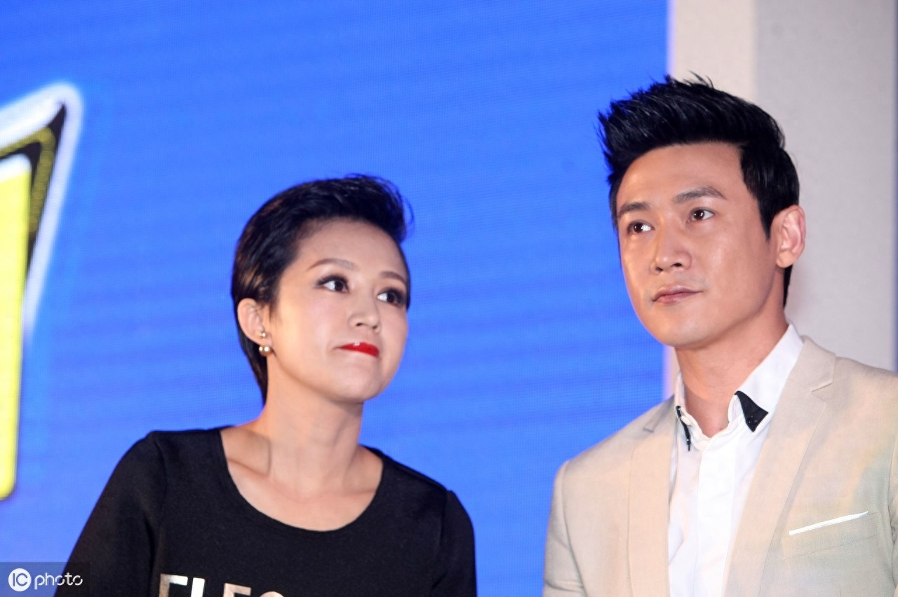 陆毅的老婆鲍蕾，也是一位气质型美女