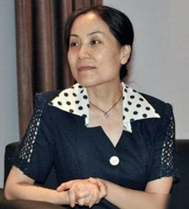 ​复旦老师逆袭成上海首富，3.8万赚8048亿，妻子偷户口本和他结婚