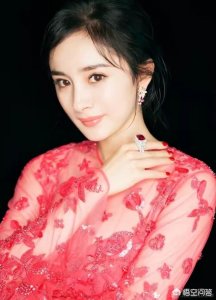 ​到底长发好看还是短发好看(女生短发好看还是长发好看)