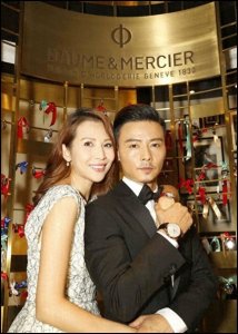 ​演员蔡少芬：嫁重庆小丈夫，婚后连生三胎，如今一家五口其乐融融