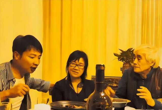 余秀华突然发微博自曝遭丈夫家暴(余秀华回应被小14岁伴侣杨槠策抽上百耳光事件)(2)