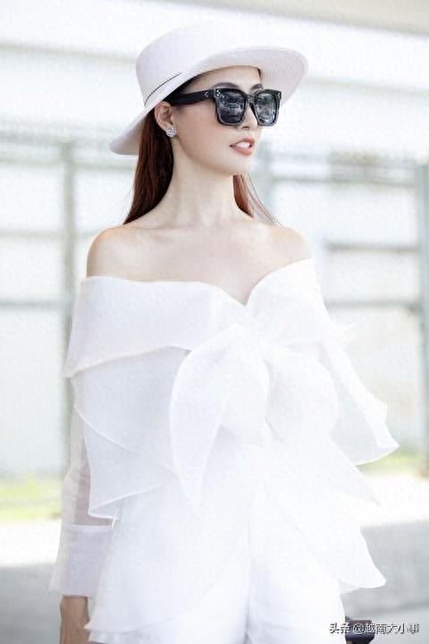 越南芽庄选美小姐Phan Thi Mo:白衣飘飘,让人感叹越南女孩