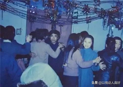 迟志强曾帮了刘晓庆大忙，为何会犯流氓罪？唱的《钞票》意义重大