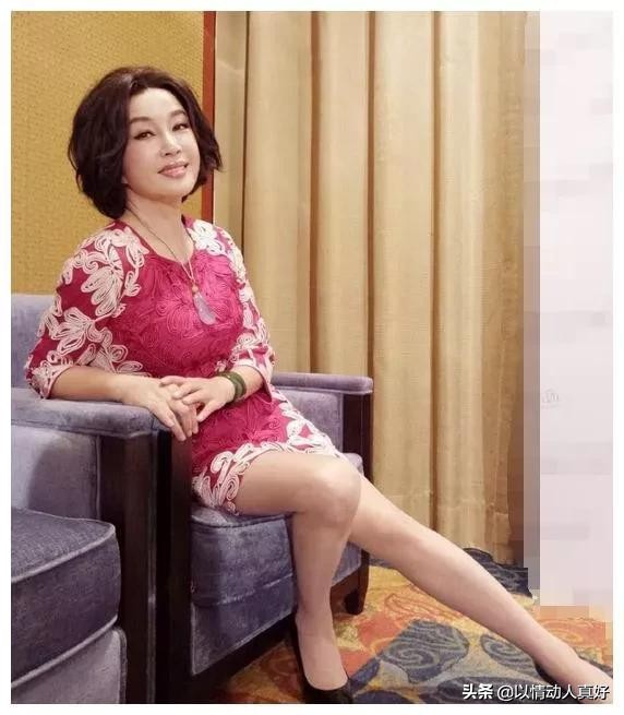 迟志强曾帮了刘晓庆大忙，为何会犯流氓罪？唱的《钞票》意义重大