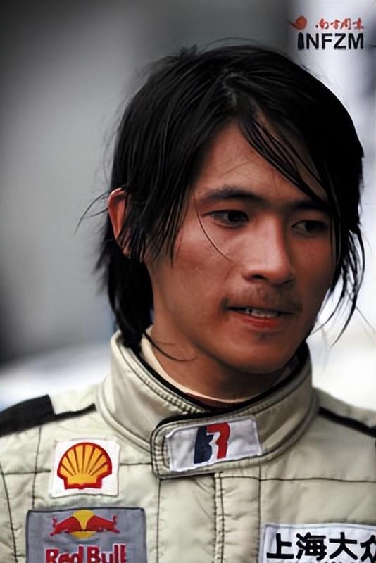 韩寒最近采访（顺转07年的南方周末韩寒专访）(1)