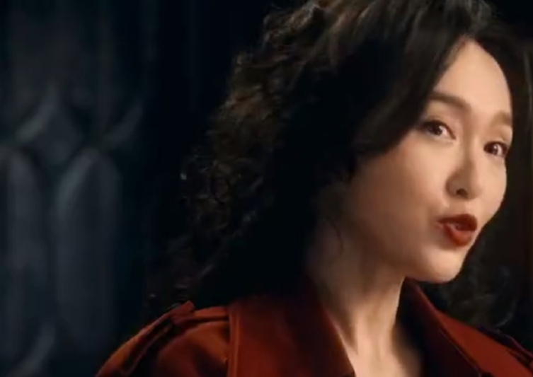 唐嫣产后复出身材纤细，正面否认切胃瘦身传闻，自认很无奈