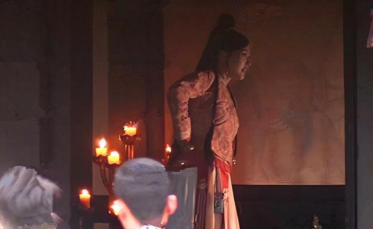 唐嫣产后复出身材纤细，正面否认切胃瘦身传闻，自认很无奈