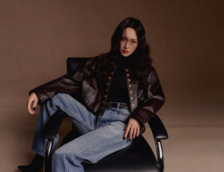 唐嫣产后复出身材纤细，正面否认切胃瘦身传闻，自认很无奈