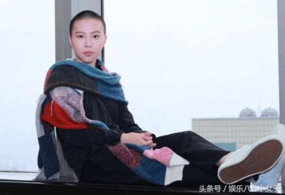 ​窦靖童童年照曝光，长相甜美神似王菲，还巧与杨紫马思纯撞造型