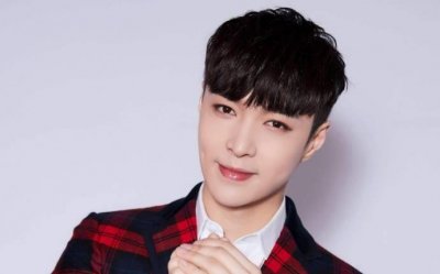 ​张艺兴有女朋友半年了，神秘圈内女友是谁？