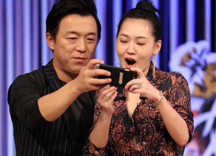黄渤苦追她13年成名后不离不弃如今45岁被宠成小公主