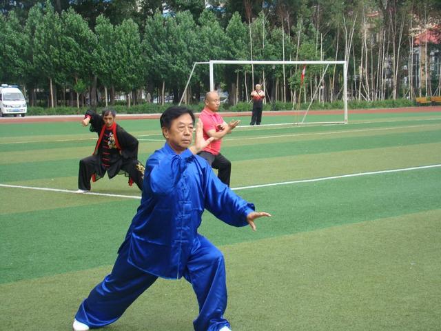 杨氏24式简化带口令（24式简化太极拳拳谱）(2)