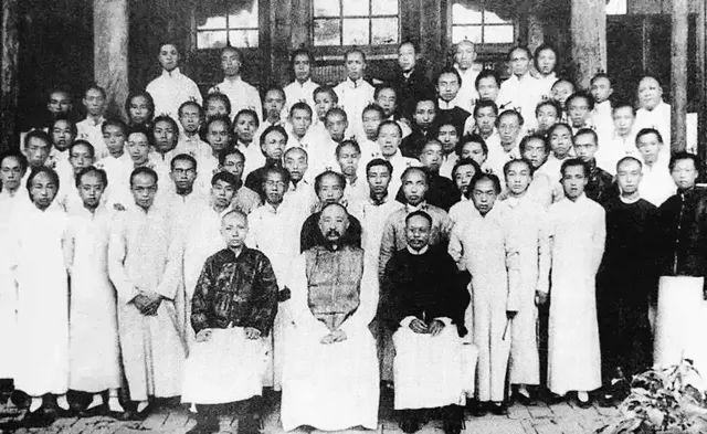 著名科学家竺可桢简介（走近巨匠心系祖国）(2)