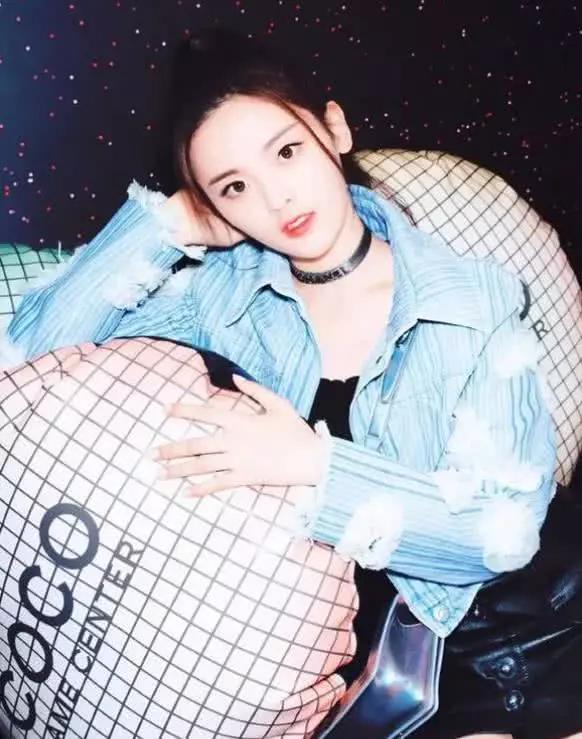 我国女团四小花旦诞生，鞠婧祎排第二，没想到第一竟是她！