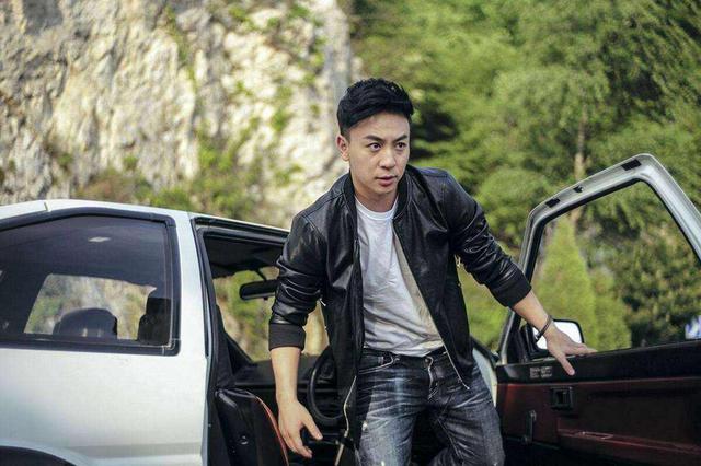 释小龙与何洁近况(32岁的释小龙童星出道被父亲坑)(11)