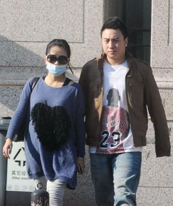 释小龙与何洁近况(32岁的释小龙童星出道被父亲坑)(16)