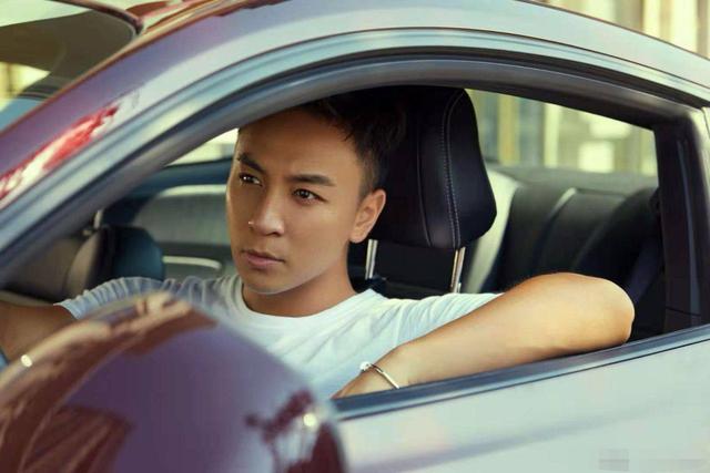 释小龙与何洁近况(32岁的释小龙童星出道被父亲坑)(3)