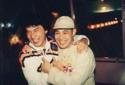 释小龙与何洁近况(32岁的释小龙童星出道被父亲坑)(1)