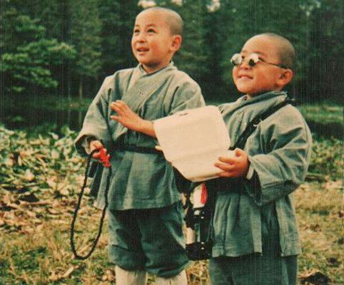 释小龙与何洁近况(32岁的释小龙童星出道被父亲坑)(9)