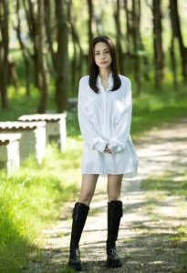 ​41岁阿娇公园清纯写真合集，宛如美少女