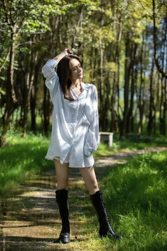 41岁阿娇公园清纯写真合集,宛如美少女