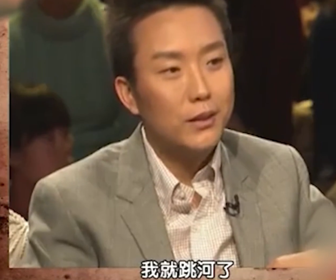 李玉刚:被乞丐救命的草根,唱腔备受争议,离开舞台后原形毕露?